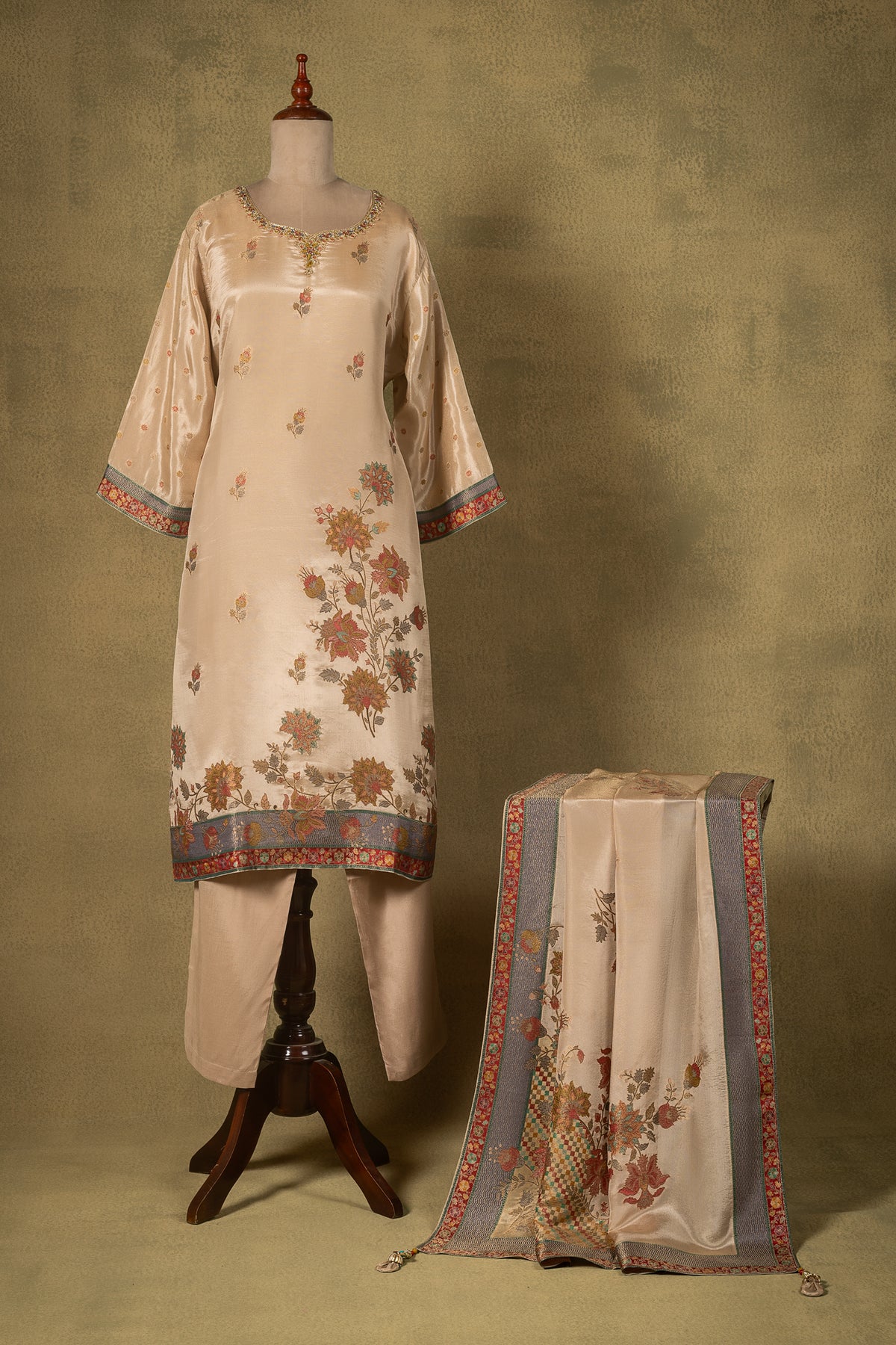 Ivory-Beige Shimmer Banarasi Blend Readymade Set