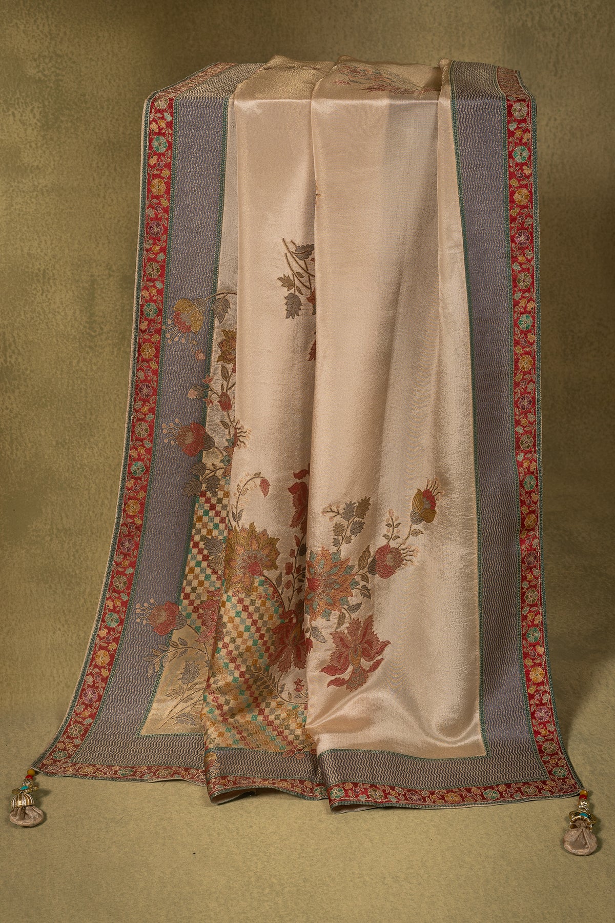 Ivory-Beige Shimmer Banarasi Blend Readymade Set