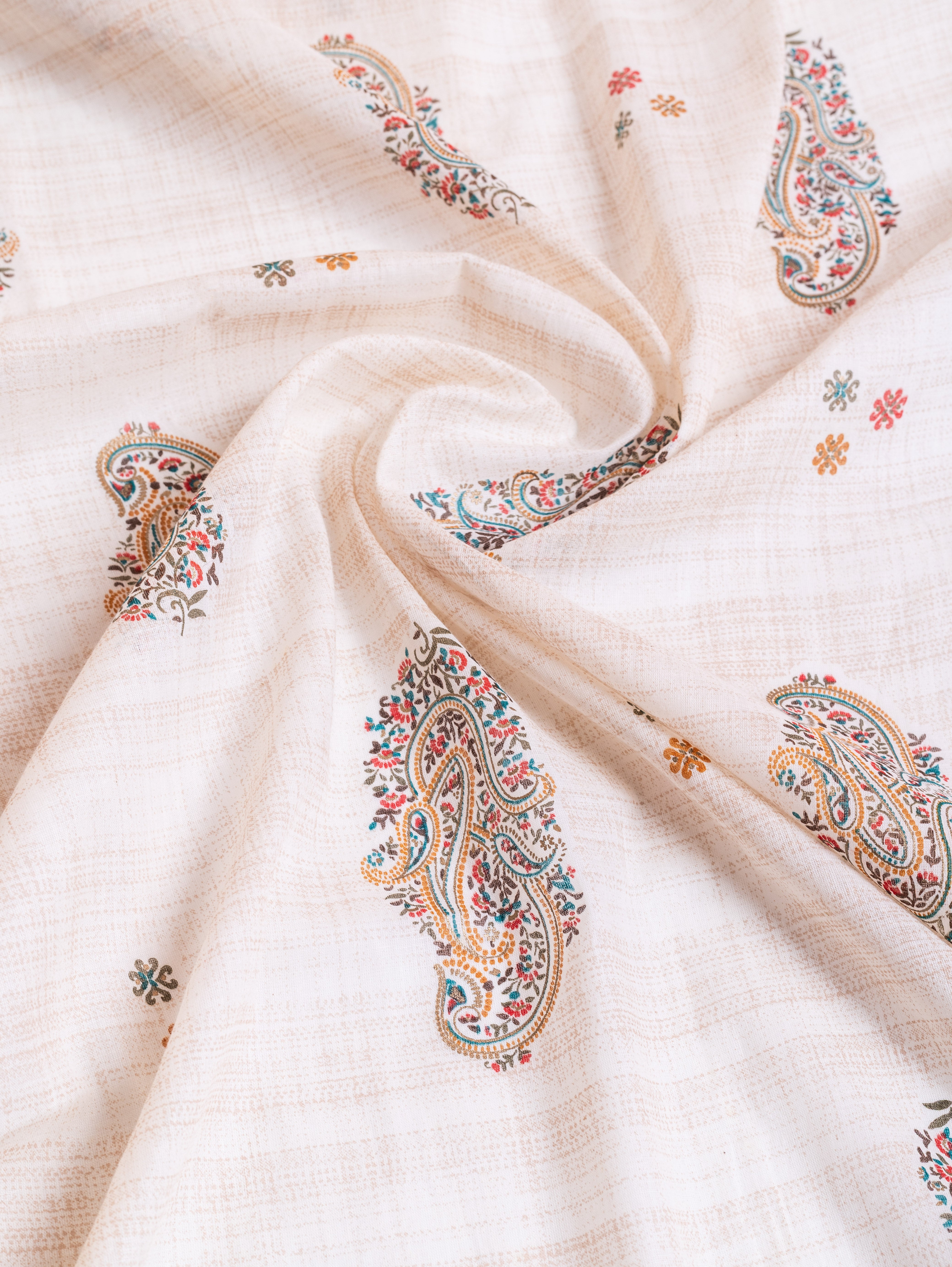 Roze Off-White Mul Cotton Fabric with Paisley Print