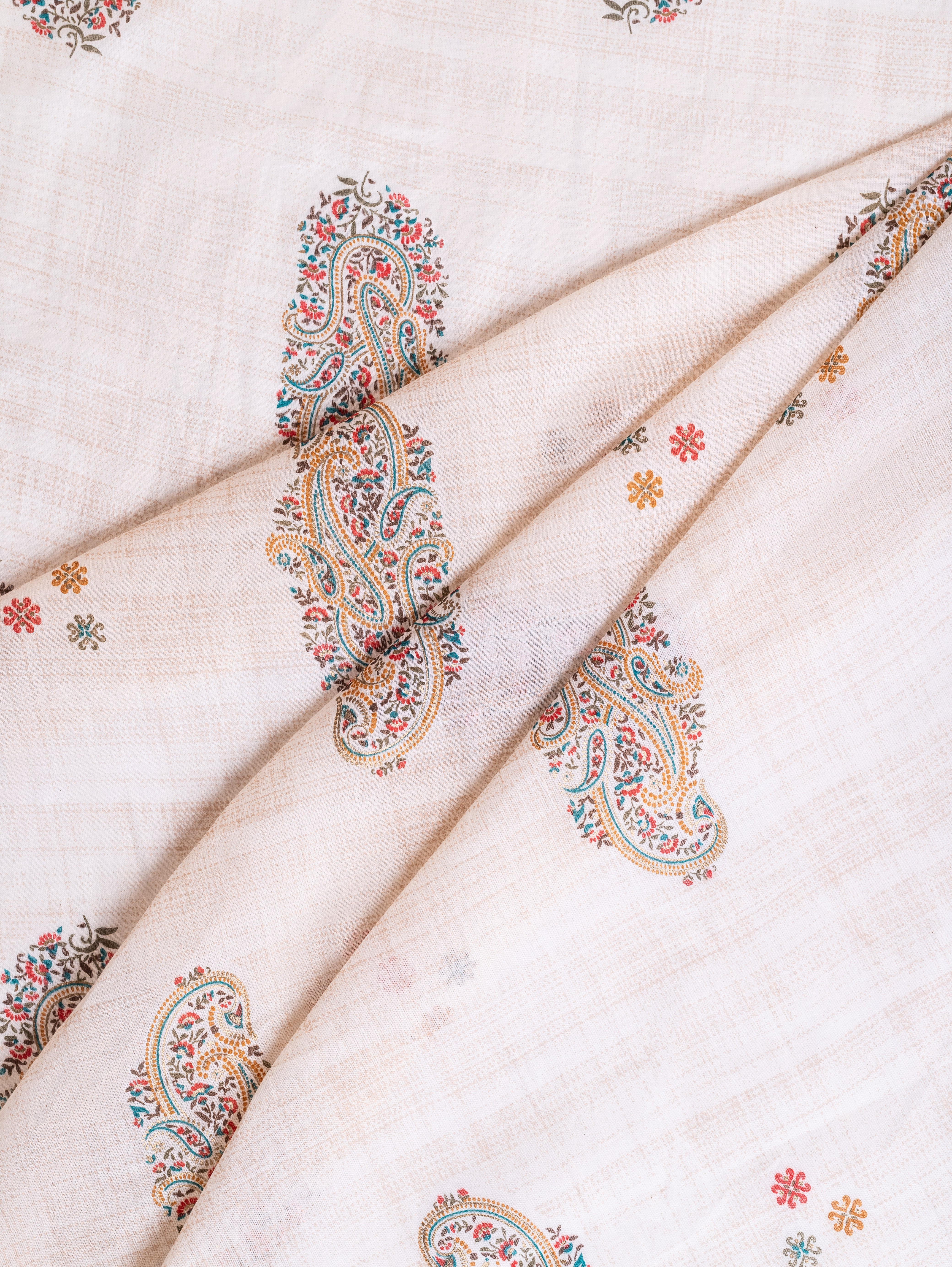 Roze Off-White Mul Cotton Fabric with Paisley Print