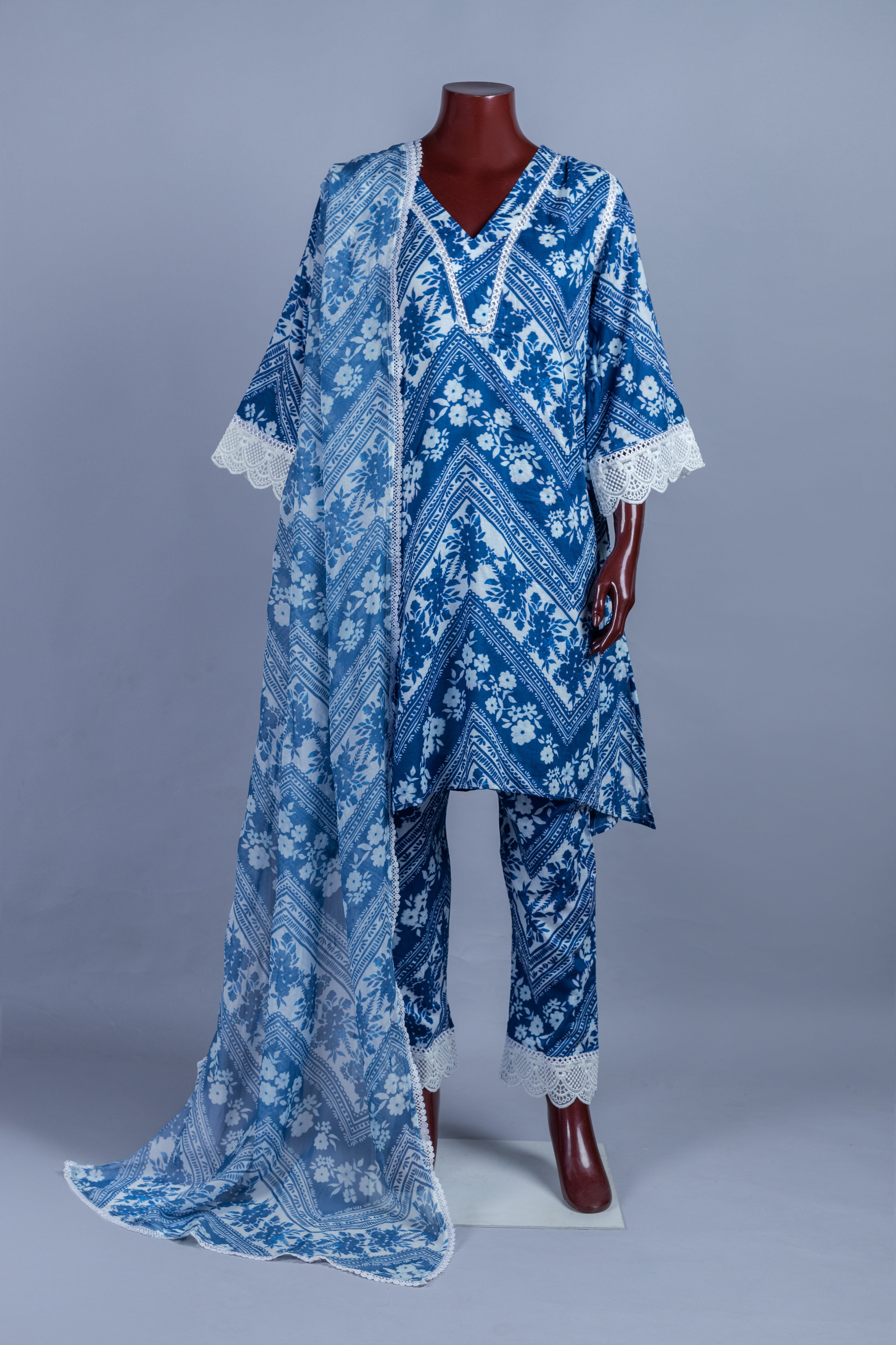 Roze Blue Floral Print Suit Set