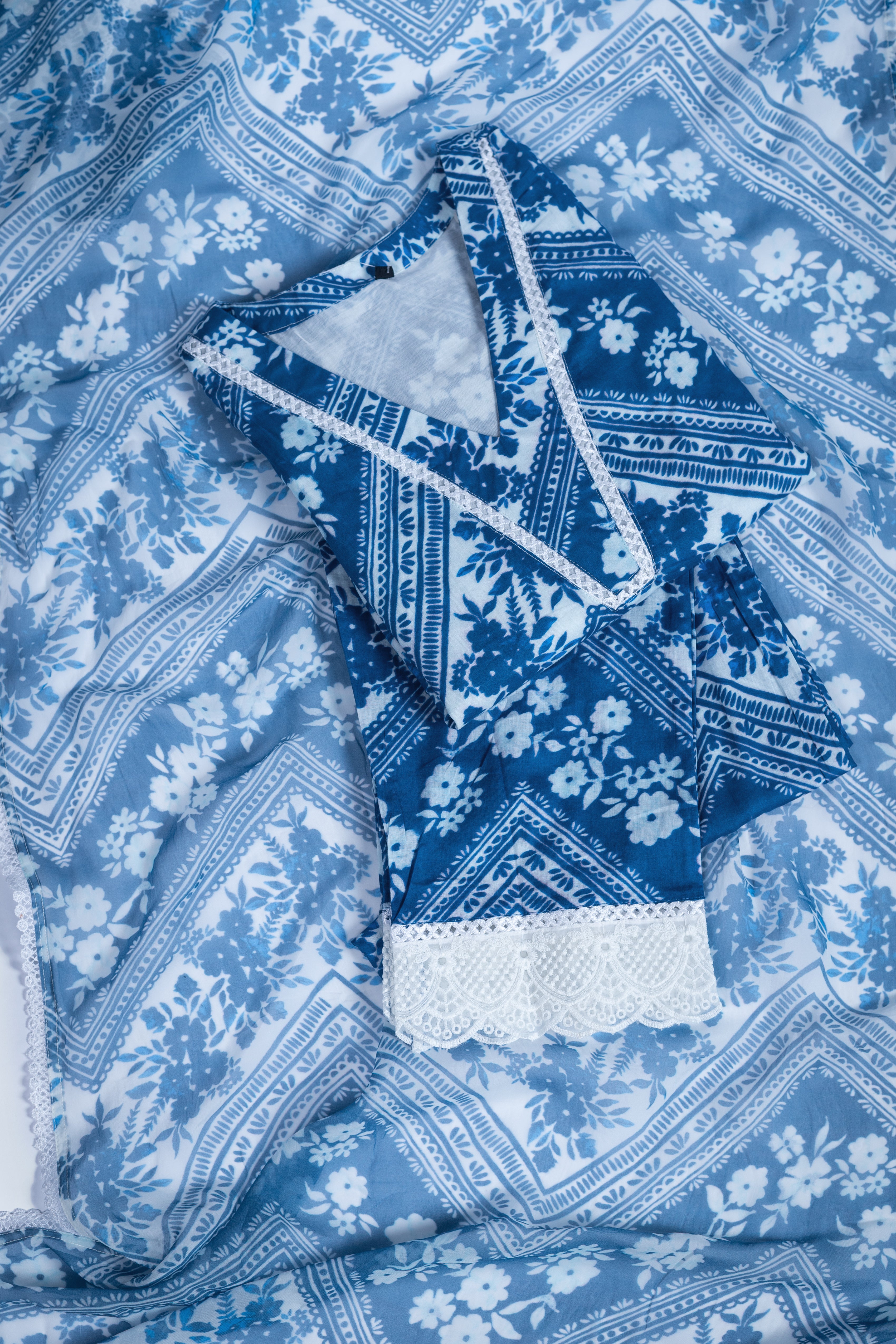 Roze Blue Floral Print Suit Set