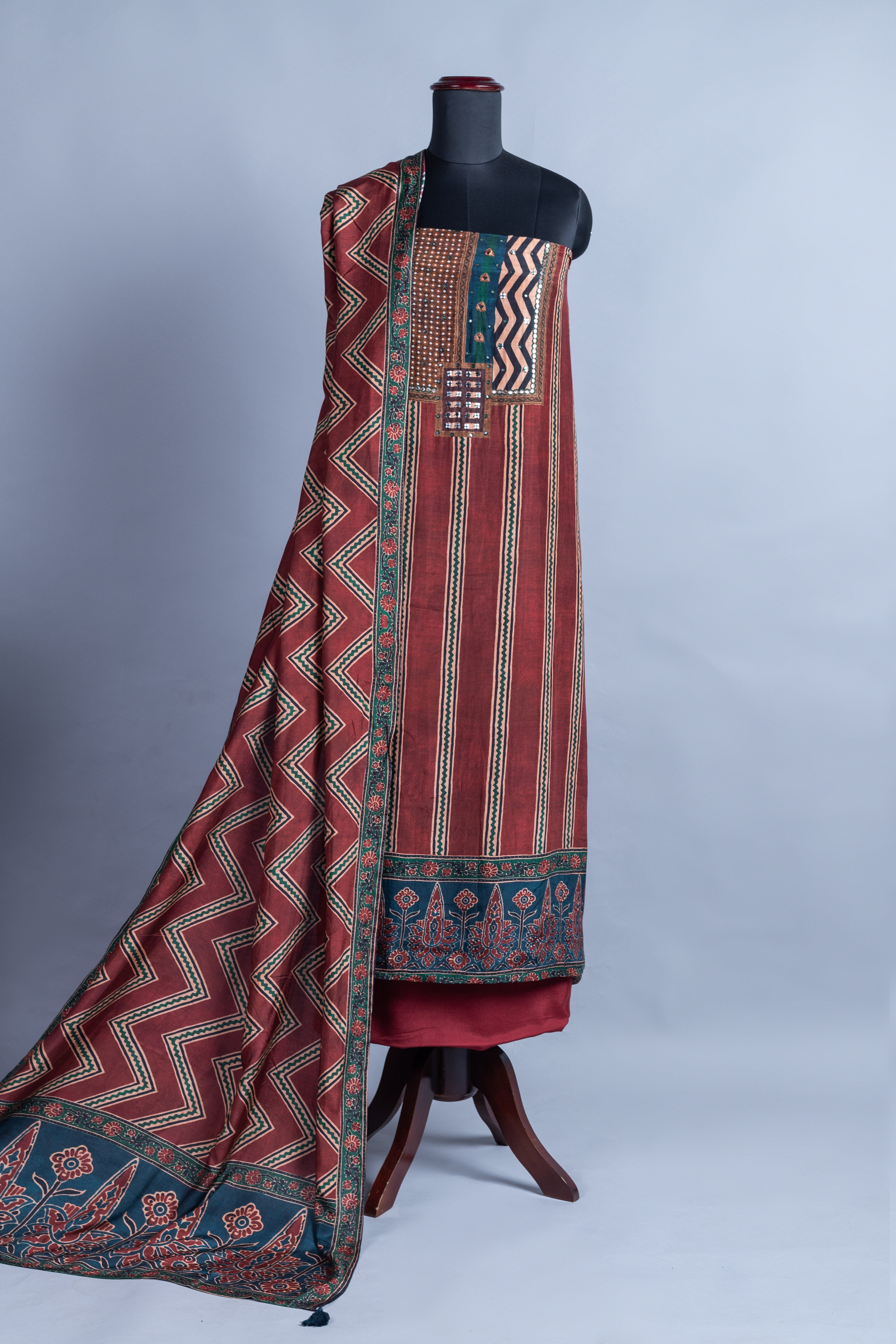 Roze Maroon Muslin Suit Set