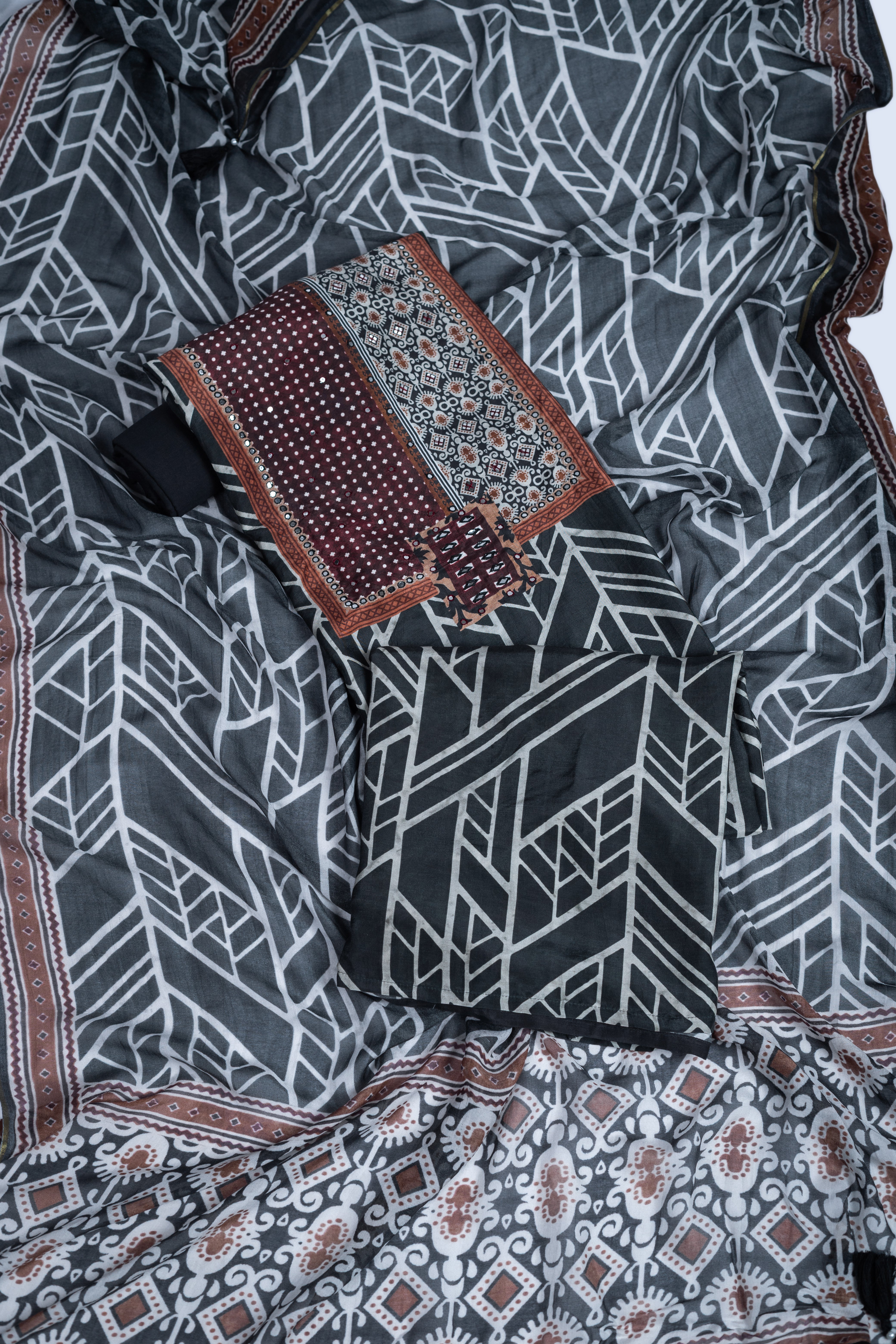 Roze Black & White Muslin Suit Set