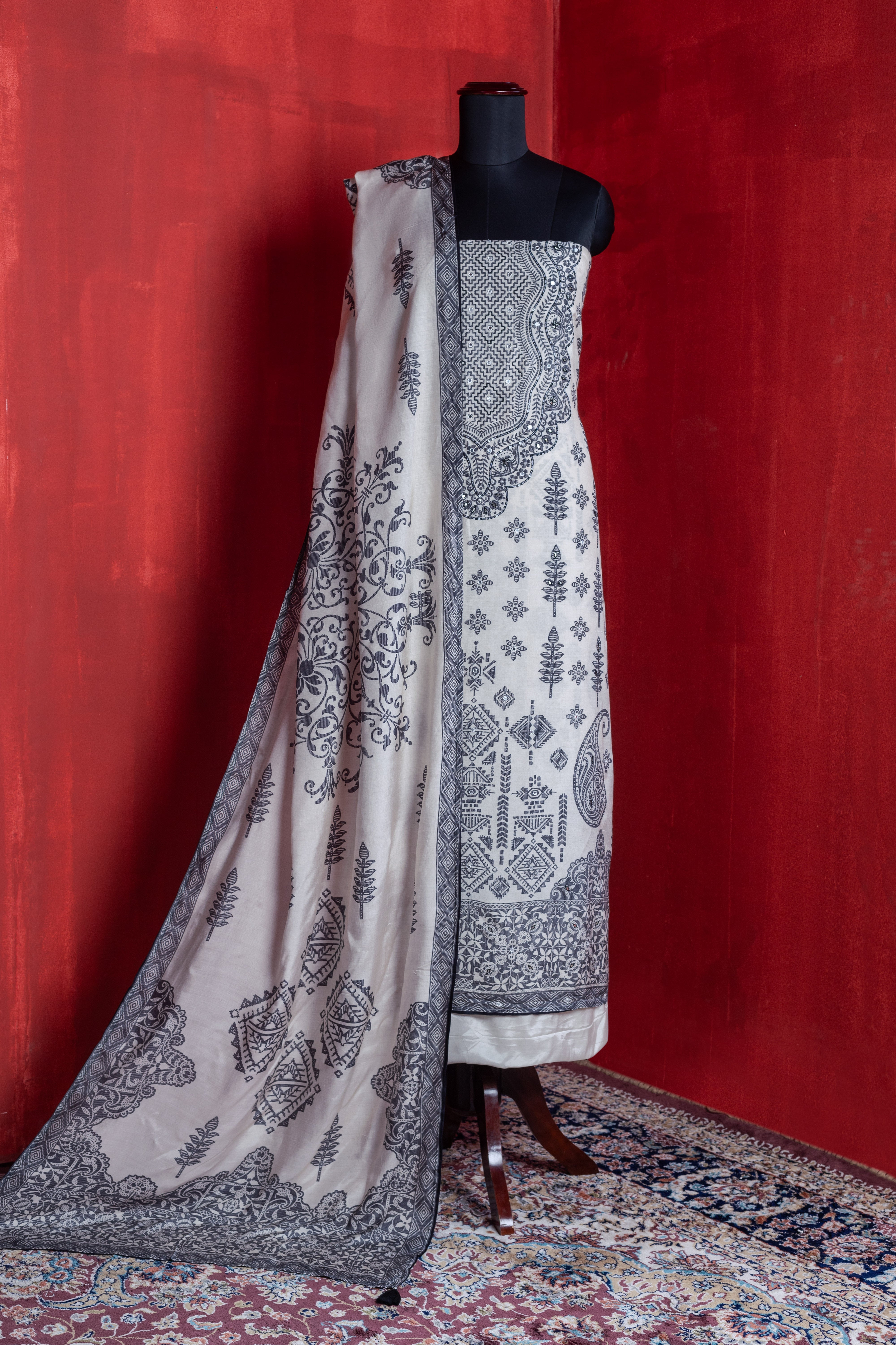 Afreen Muslin Geometric Unstitched Suit Set