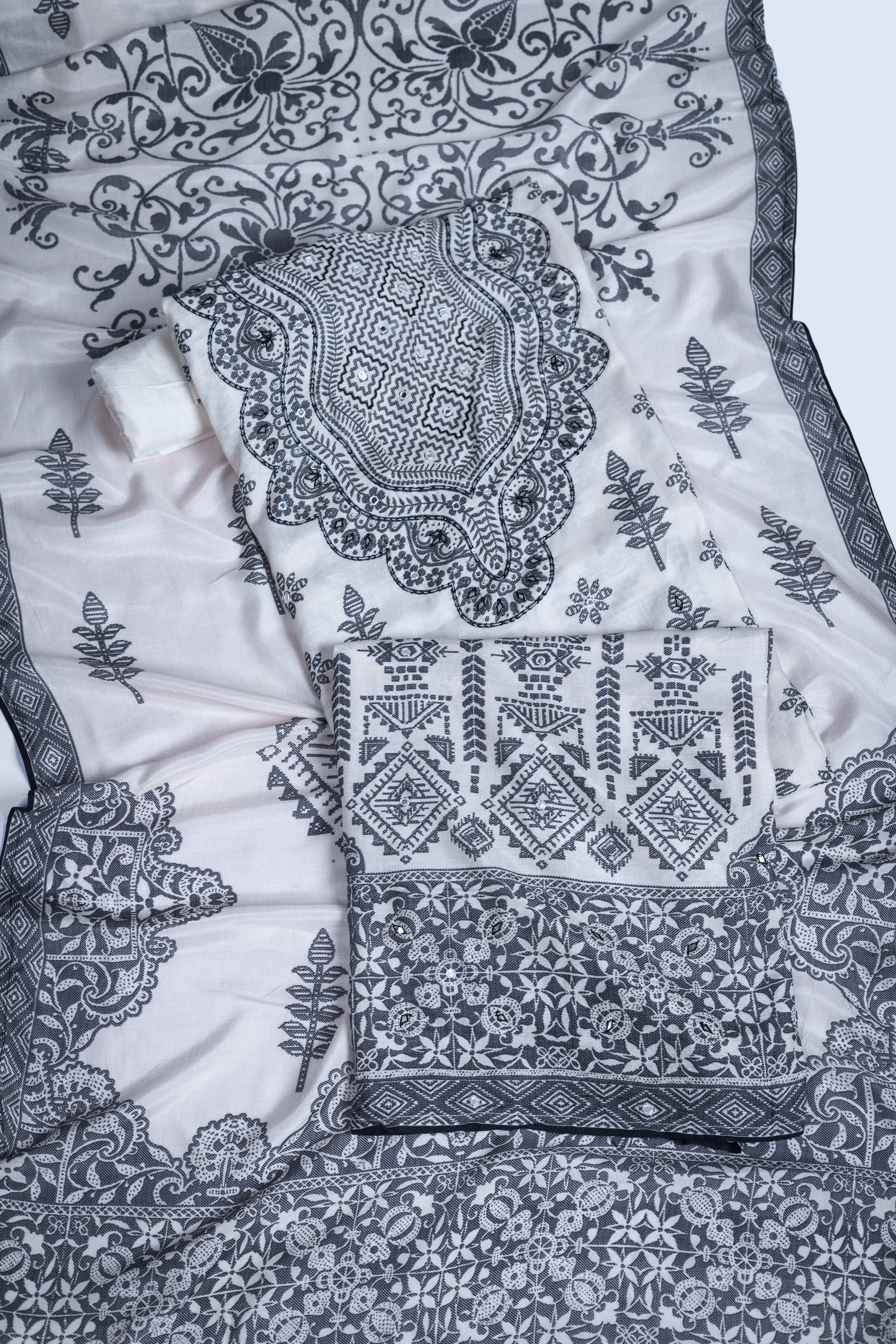 Afreen Muslin Geometric Suit Set