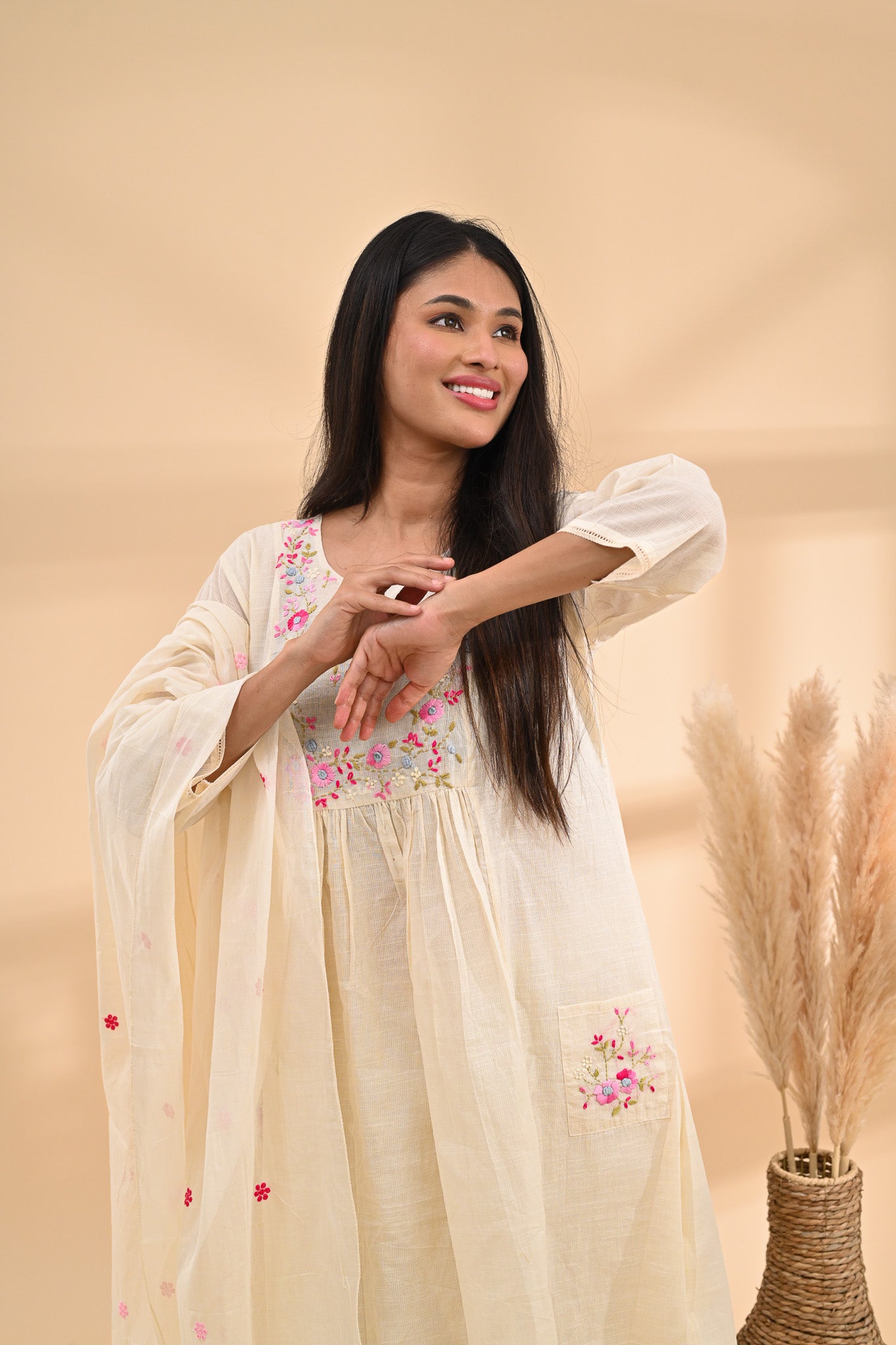 Off-White Cotton Readymade Set Sterling House