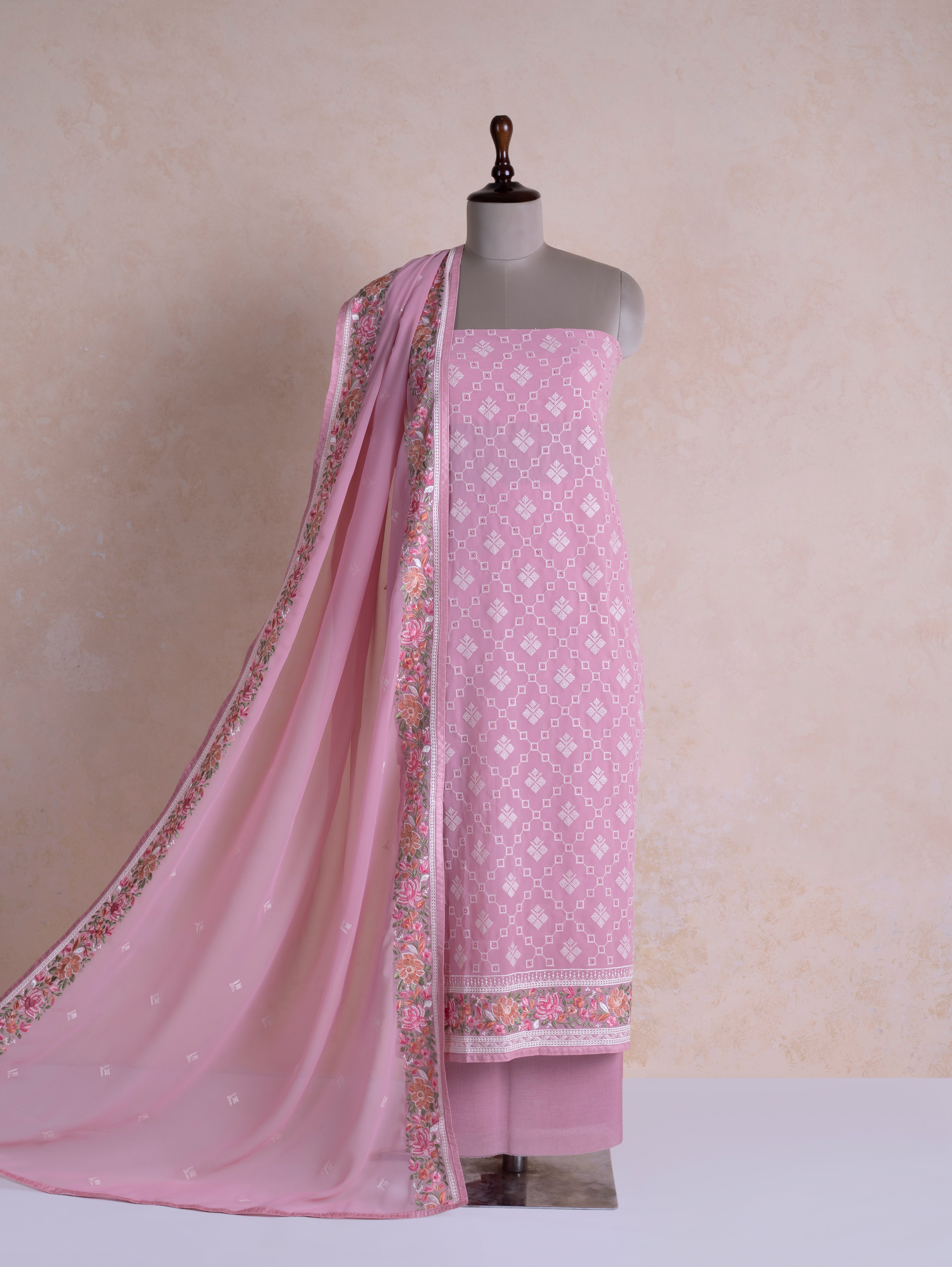 Luxe	Georgette Blend