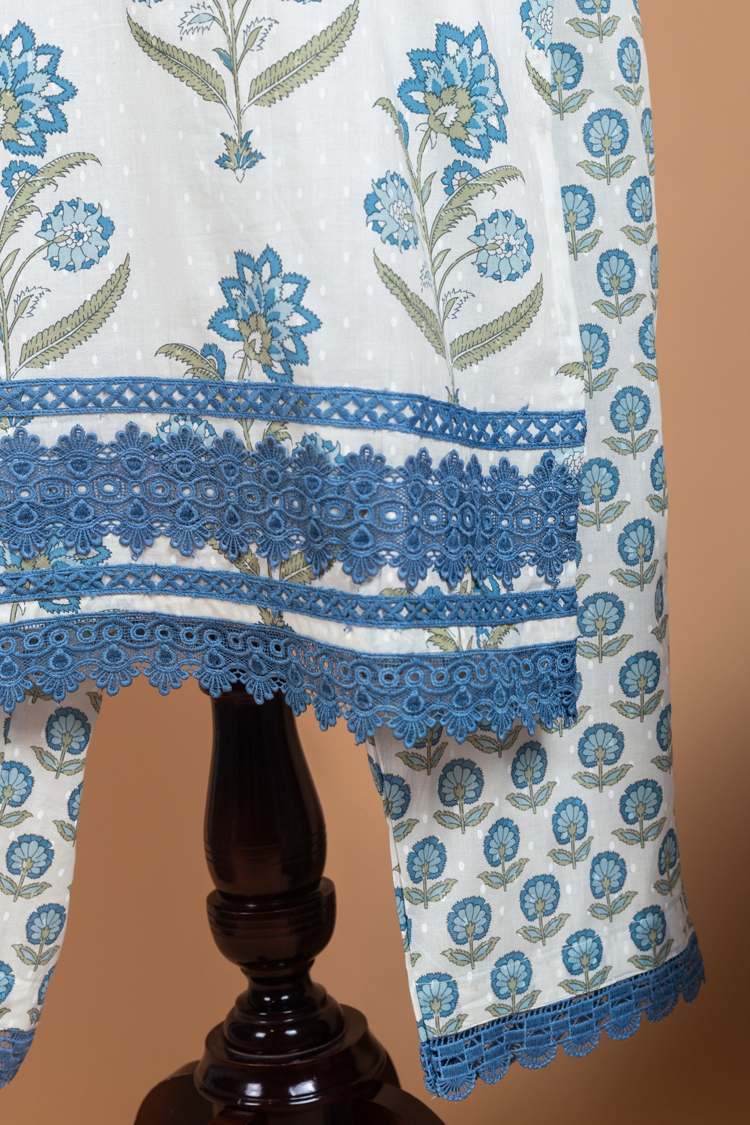 Luxe White with Blue Readymade Set