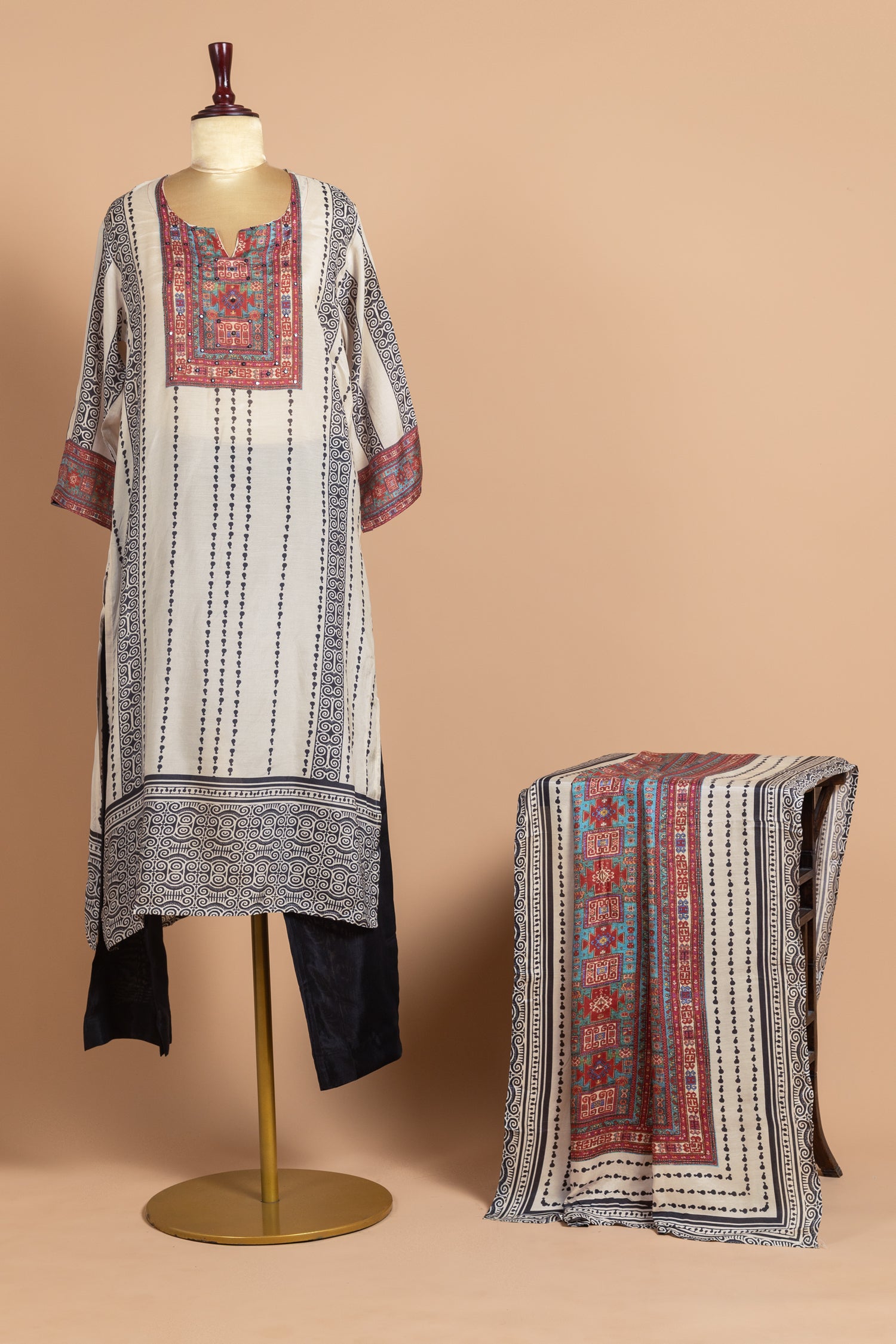 Afreen White With Black   Cotton Readymade Set