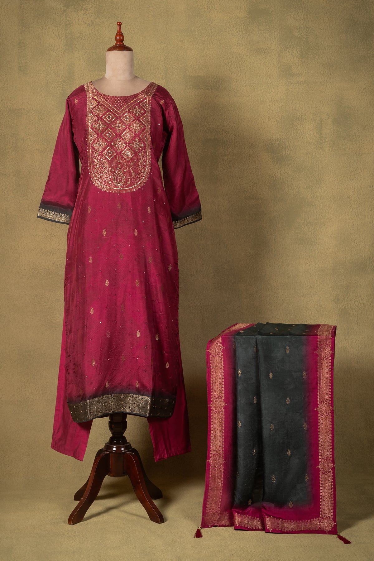 Magenta Silk Blend Readymade Set