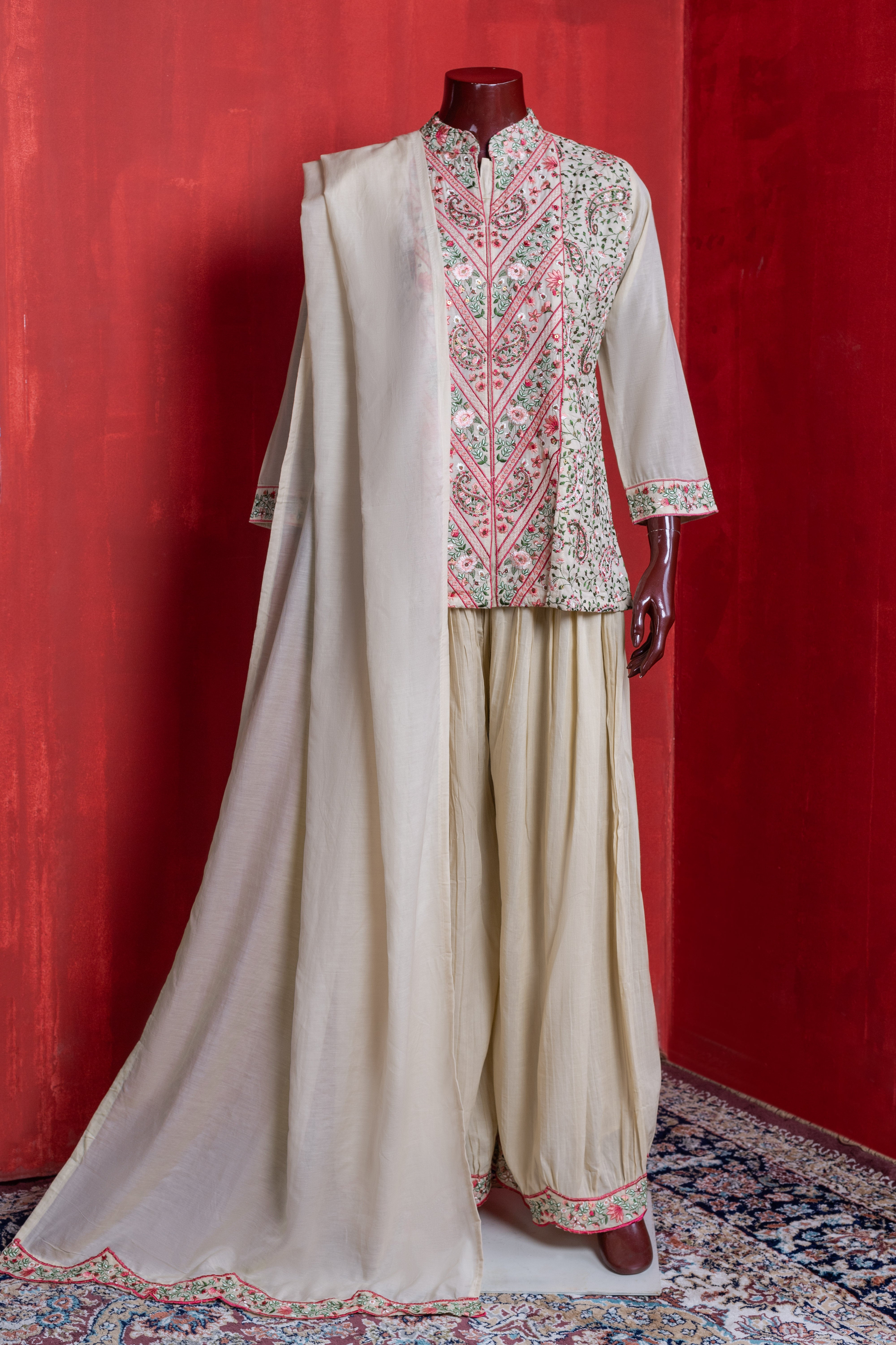 Luxe Ivory Short Embroiderd  Kurta set